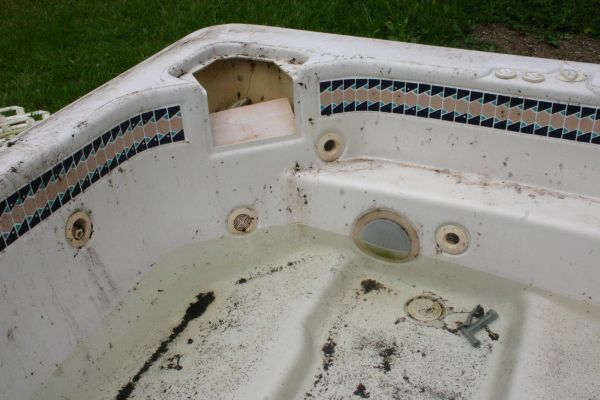Hot Tub Removal in Staten Island
